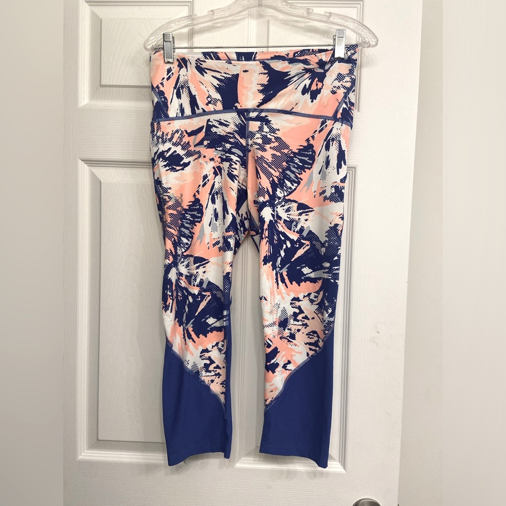 Under Armour size Large compression leggings